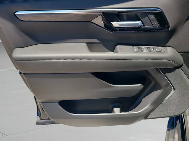 New 2026 Chevrolet Suburban LS w/ LPO, Dark Essentials Package RWD image 17