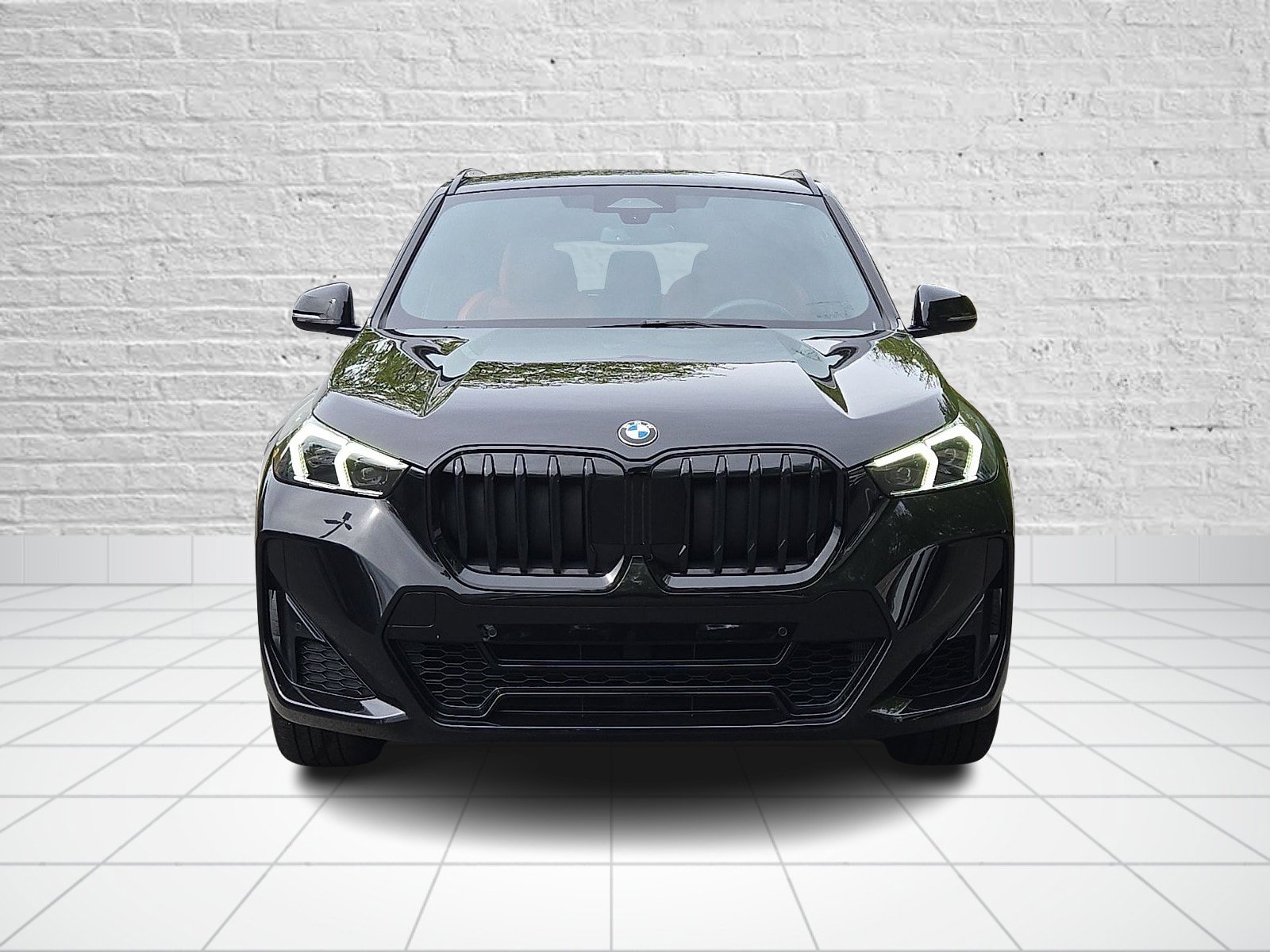 Used 2023 BMW X1 xDrive28i w/ M Sport Package AWD/4WD image 2