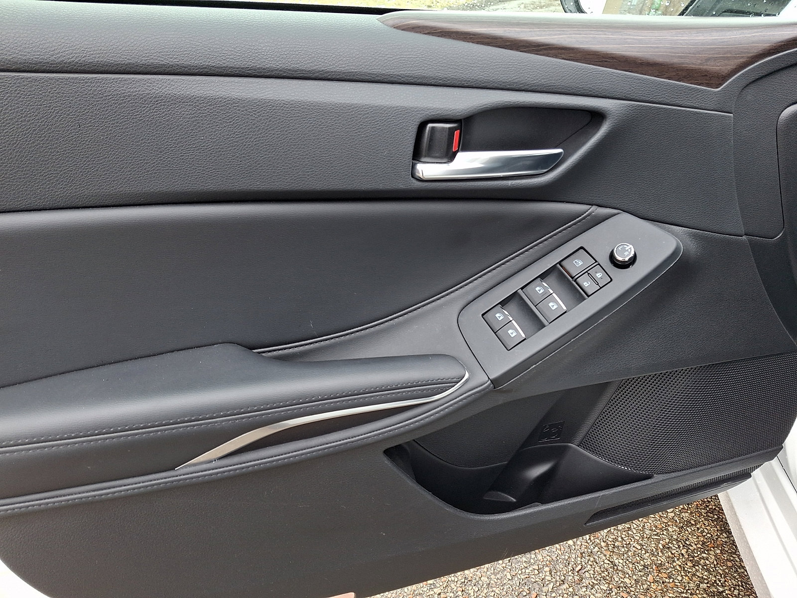 Certified 2021 Toyota Avalon XLE w/ Moonroof Package image 12