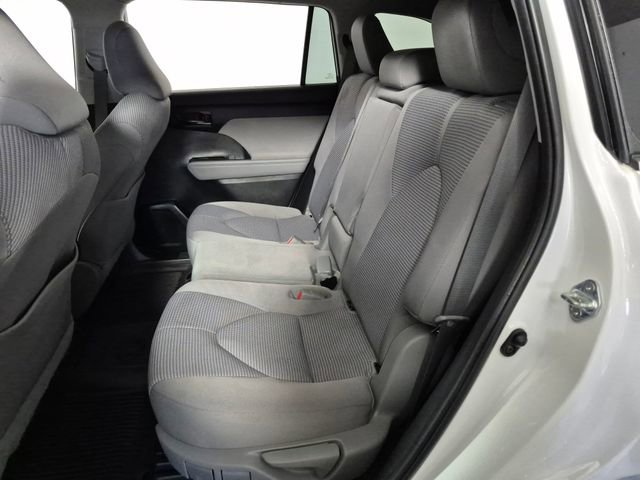 Used 2023 Toyota Highlander L image 22