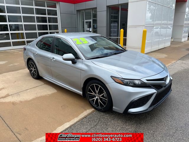 Used 2023 Toyota Camry SE FWD image 8
