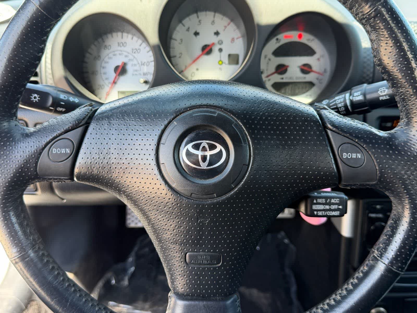 Used 2004 Toyota MR2 RWD image 34