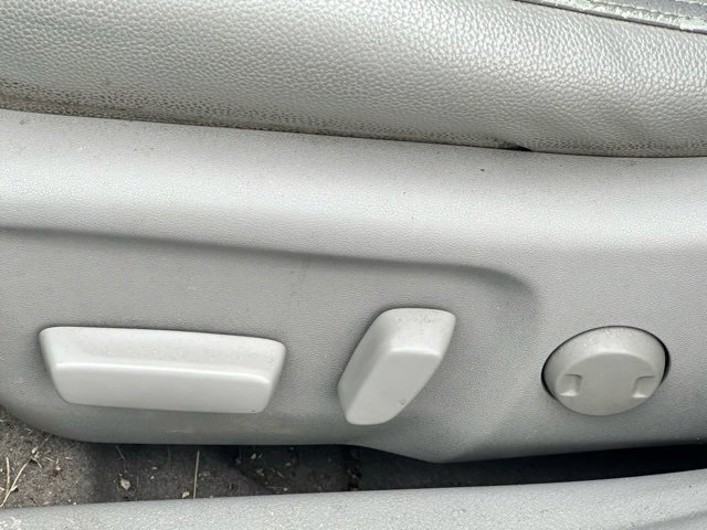 Used 2015 Toyota Camry LE image 8