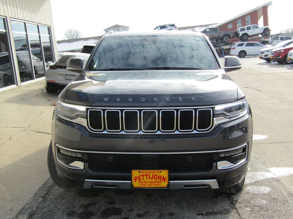 Used 2022 Jeep Wagoneer Series III w/ Flexible Seating Group image 13