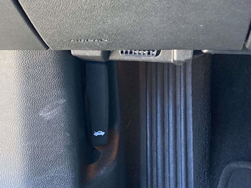 Used 2017 Chevrolet Impala Premier FWD image 28