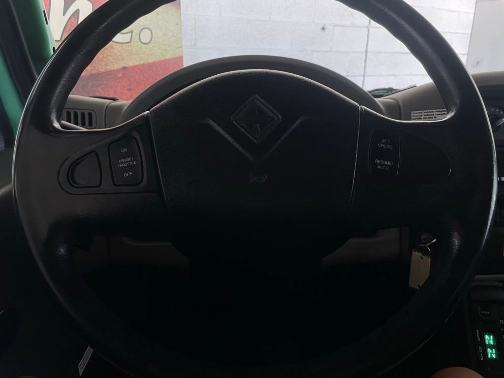 Used 2018 Chevrolet Express 2500 w/ Driver Convenience Package RWD image 31