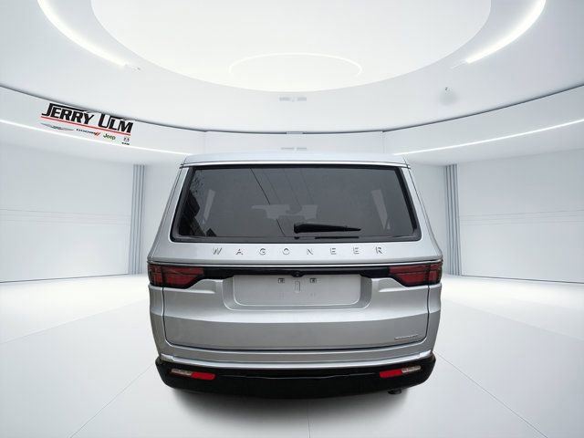Used 2022 Jeep Wagoneer Series III w/ Flexible Seating Group image 4
