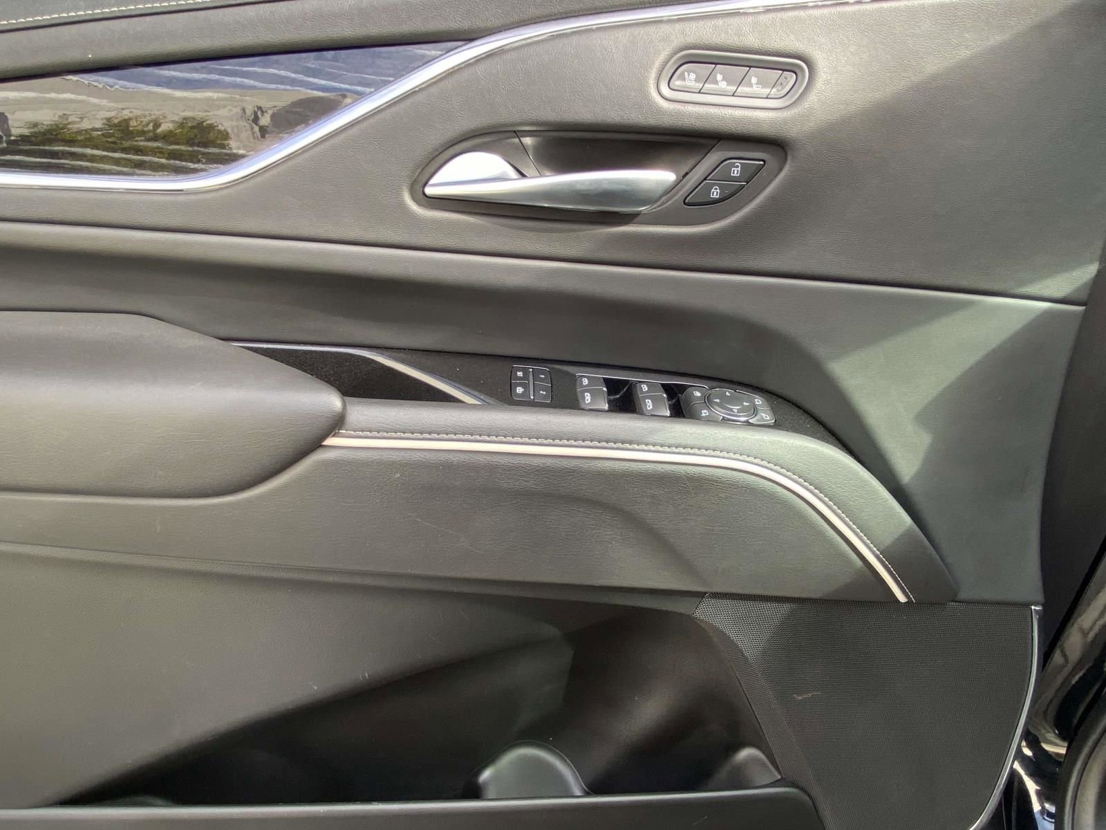 Used 2021 Cadillac Escalade Sport w/ LPO, ONYX Package image 19