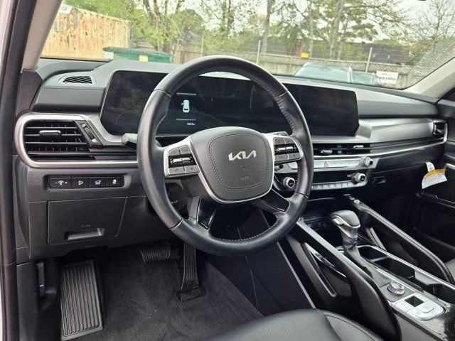 Used 2025 Kia Telluride S image 15