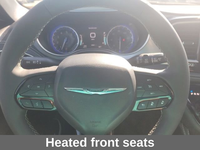 Used 2025 Chrysler Pacifica Limited image 13