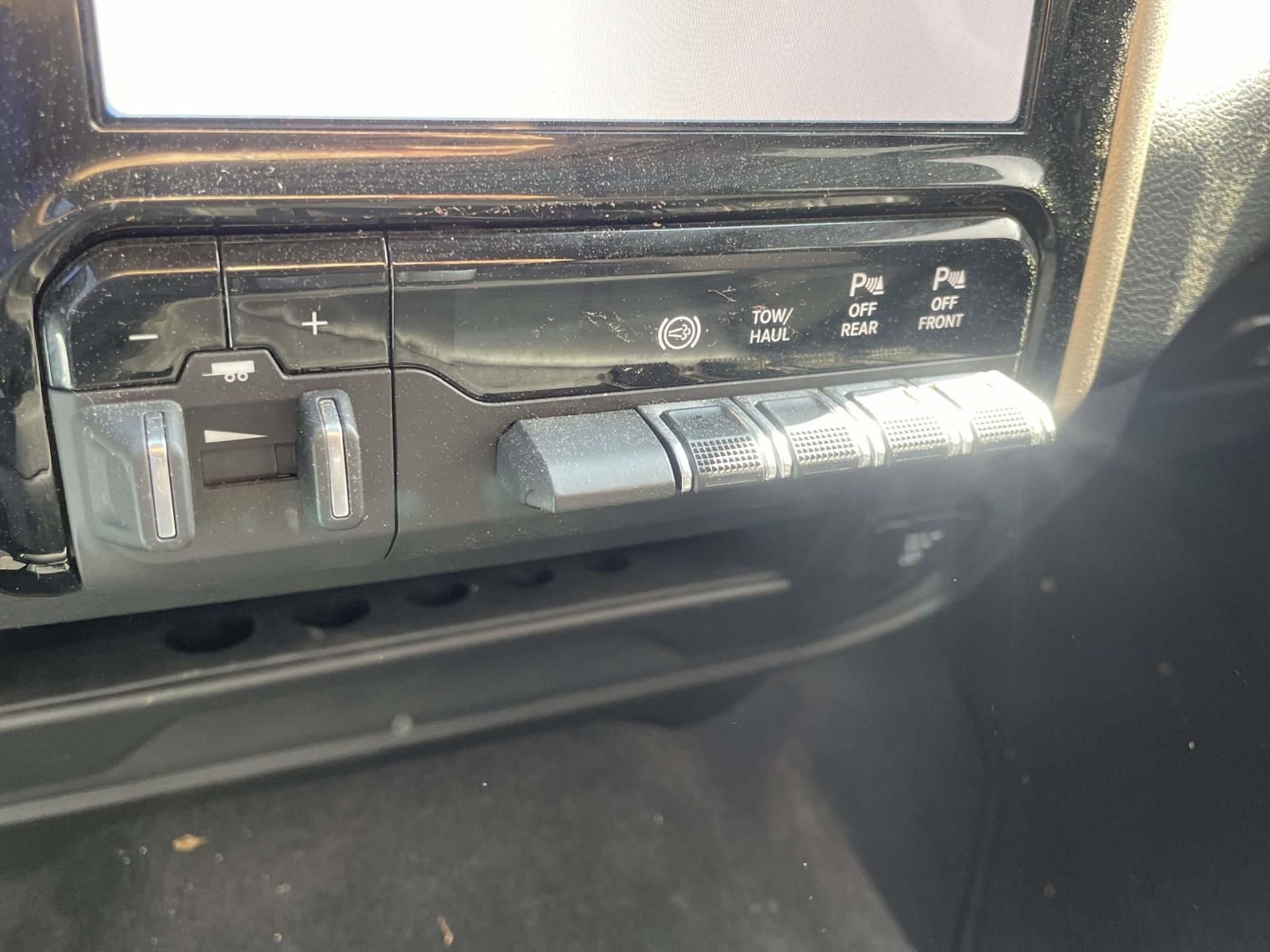 Used 2024 RAM 2500 Laramie w/ Safety Group image 21