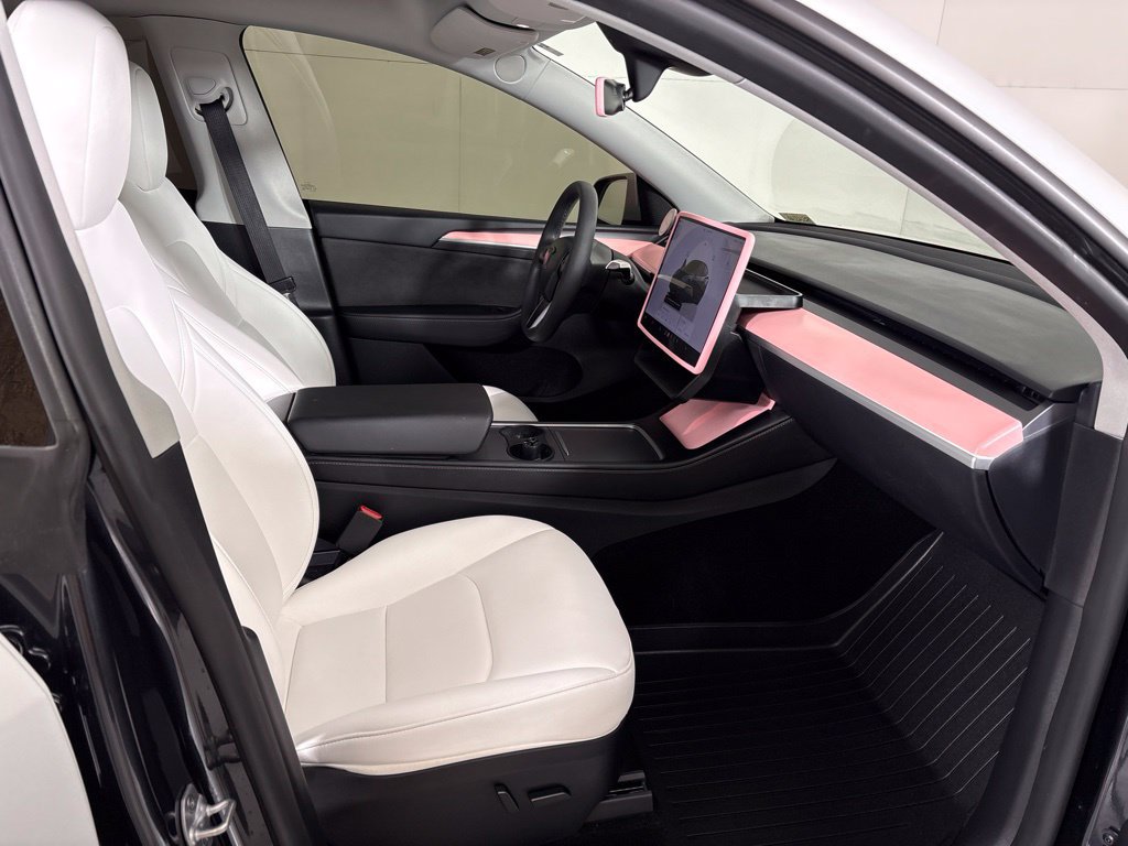 Used 2024 Tesla Model Y Performance AWD/4WD image 14