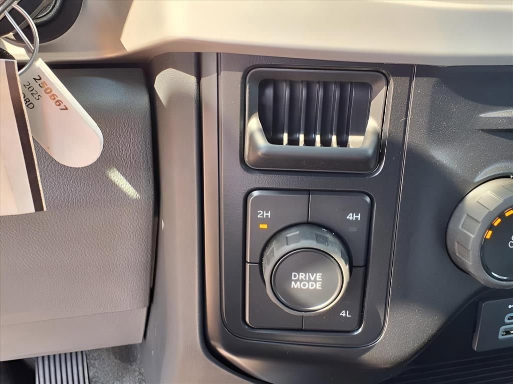 New 2025 Ford F350 XL w/ XL Chrome Package image 9