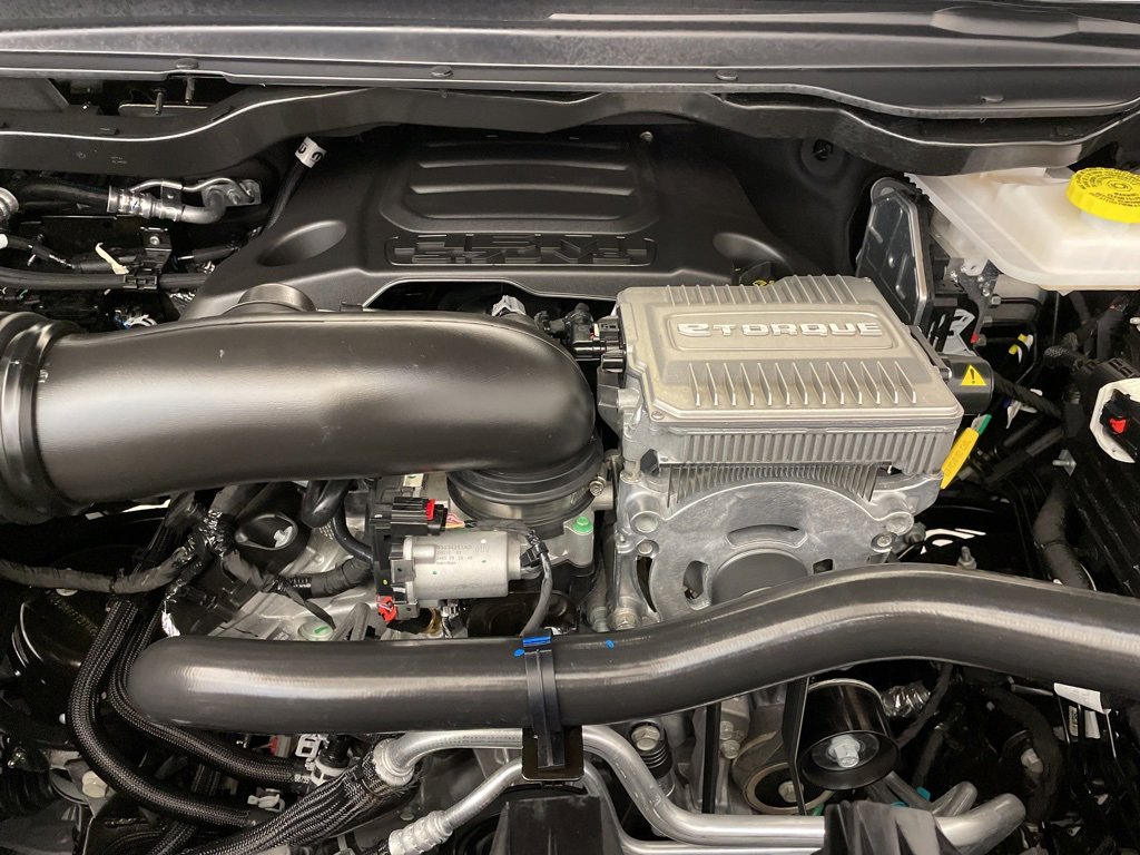 New 2026 RAM 1500 4x4 Crew Cab image 17