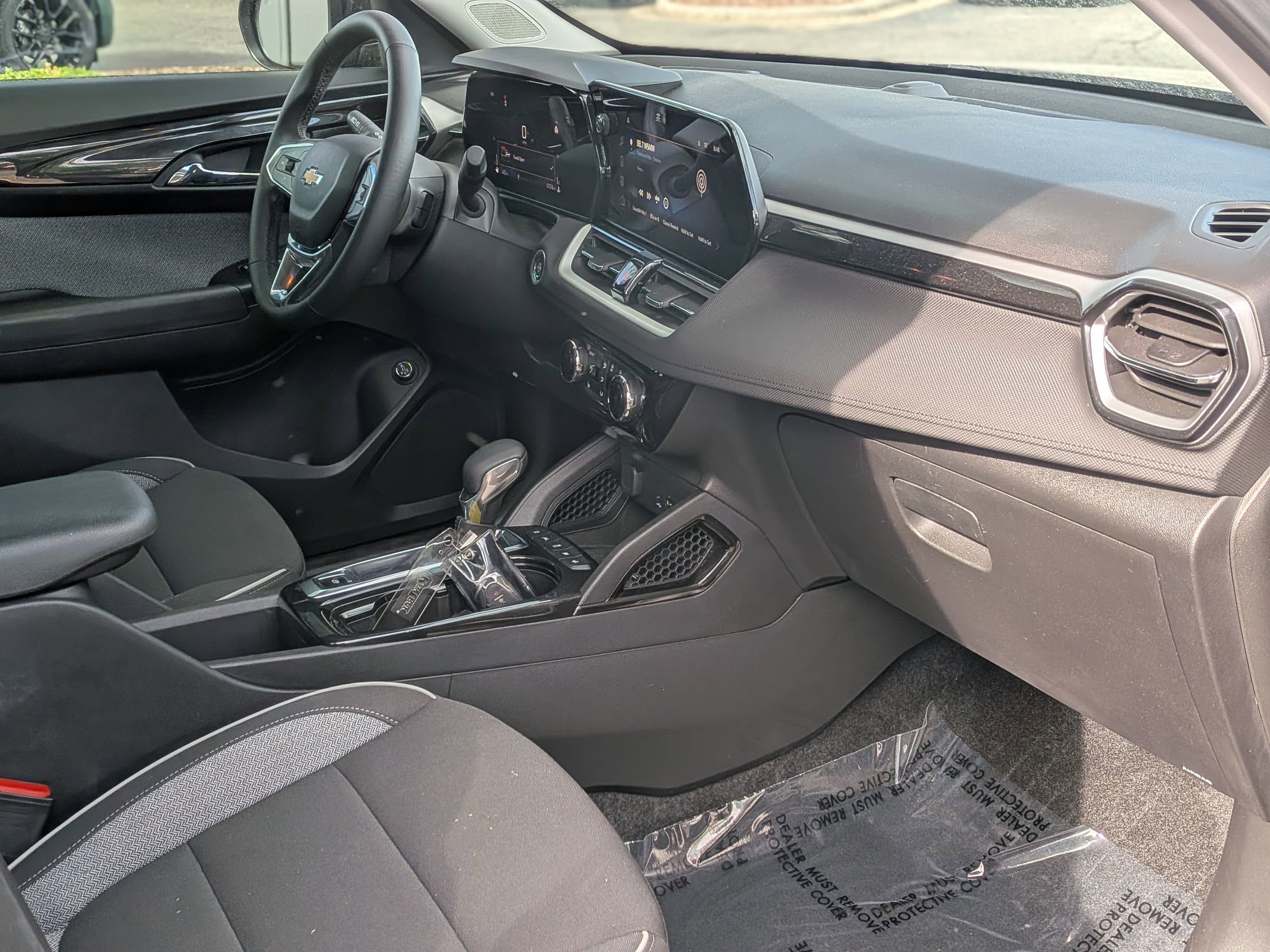 Certified 2025 Chevrolet TrailBlazer LT w/ Convenience Package FWD image 22