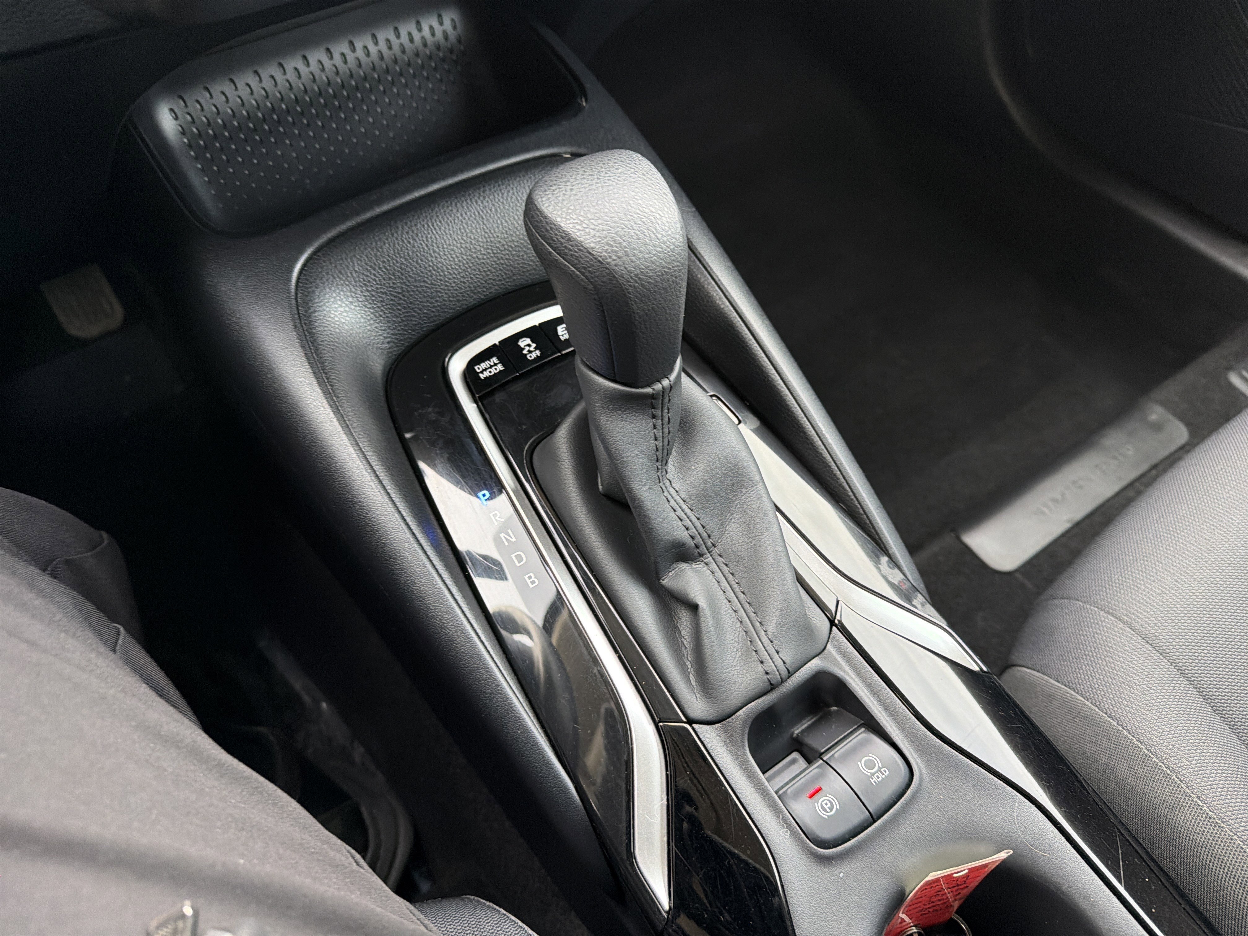 Used 2022 Toyota Corolla LE image 20