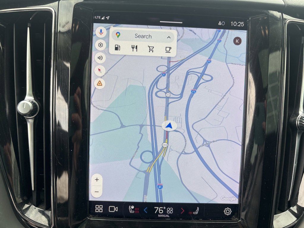 Certified 2023 Volvo XC60 B5 Plus w/ Climate Package image 21