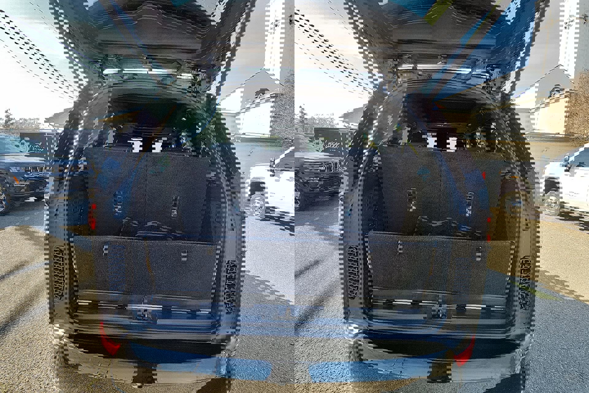 Used 2019 Land Rover Discovery HSE image 21