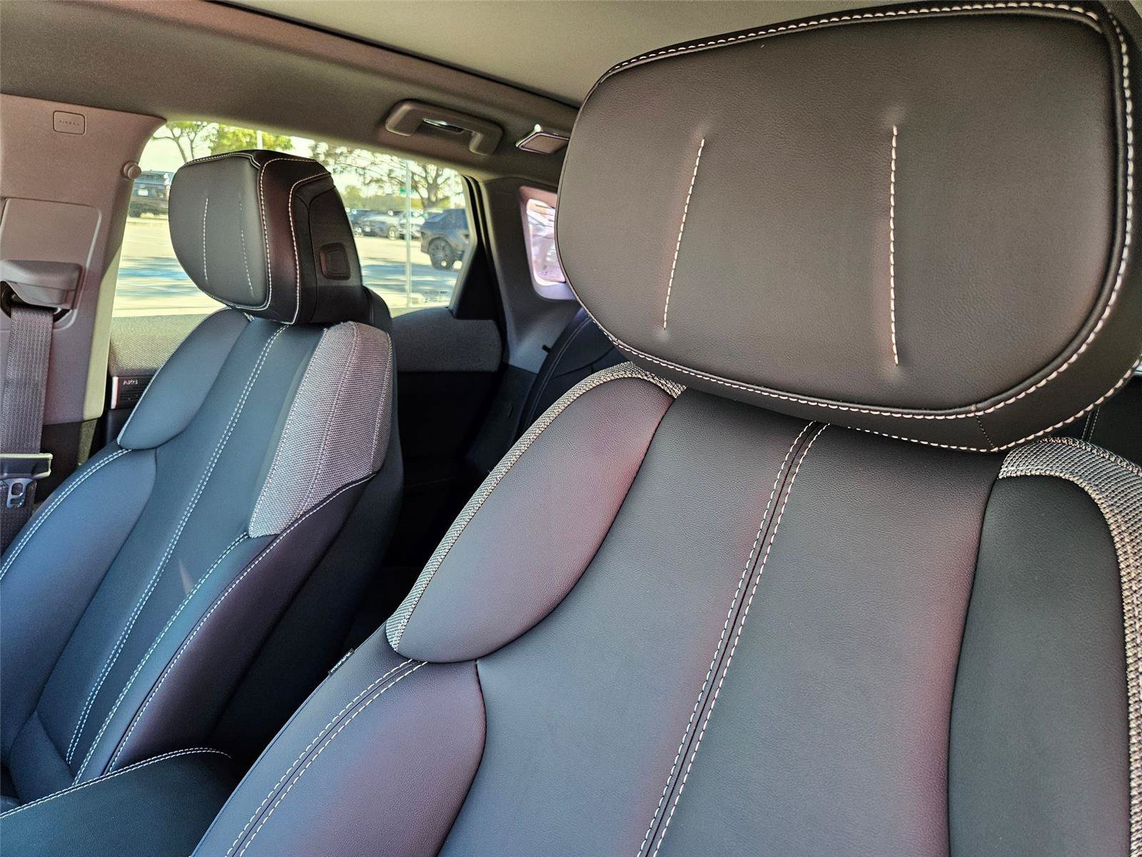 New 2026 Cadillac Optiq Sport 1 w/ LPO, Floor Liner Package AWD/4WD image 12