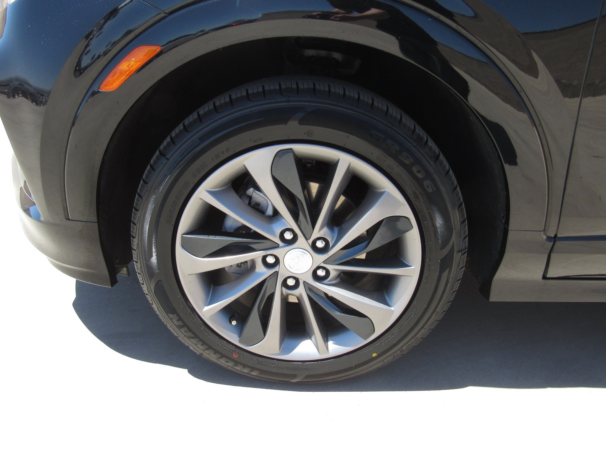 Used 2022 Buick Encore GX Select w/ Sport Touring Package FWD image 4