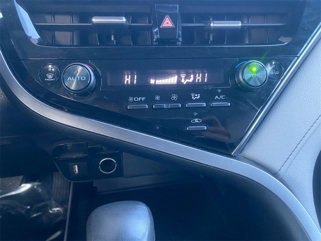 Used 2024 Toyota Camry SE w/ Convenience Package image 20