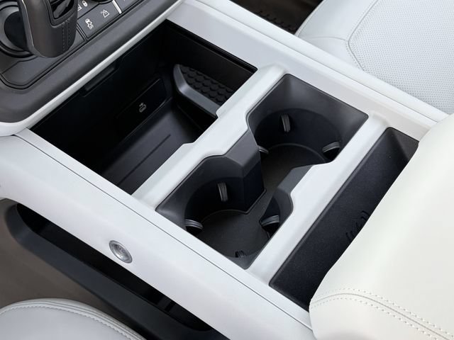 New 2026 Land Rover Defender 110 X-Dynamic SE AWD/4WD image 9