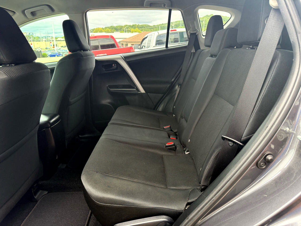 Used 2016 Toyota RAV4 LE image 20