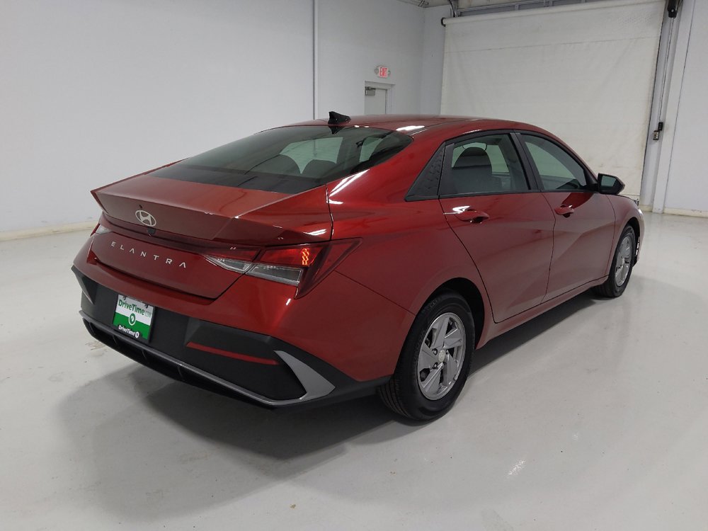 Used 2025 Hyundai Elantra SE FWD image 9