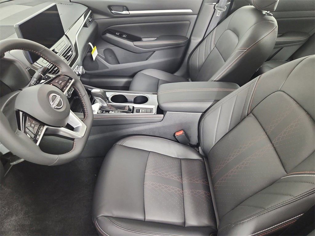 New 2025 Nissan Altima 2.5 SR w/ SR Premium Package AWD/4WD image 11