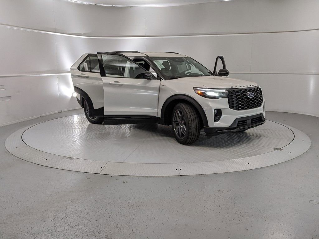 New 2025 Ford Explorer ST-Line w/ Premium Package image 7