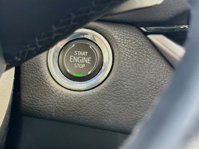 Used 2024 Cadillac XT4 Premium Luxury FWD image 33