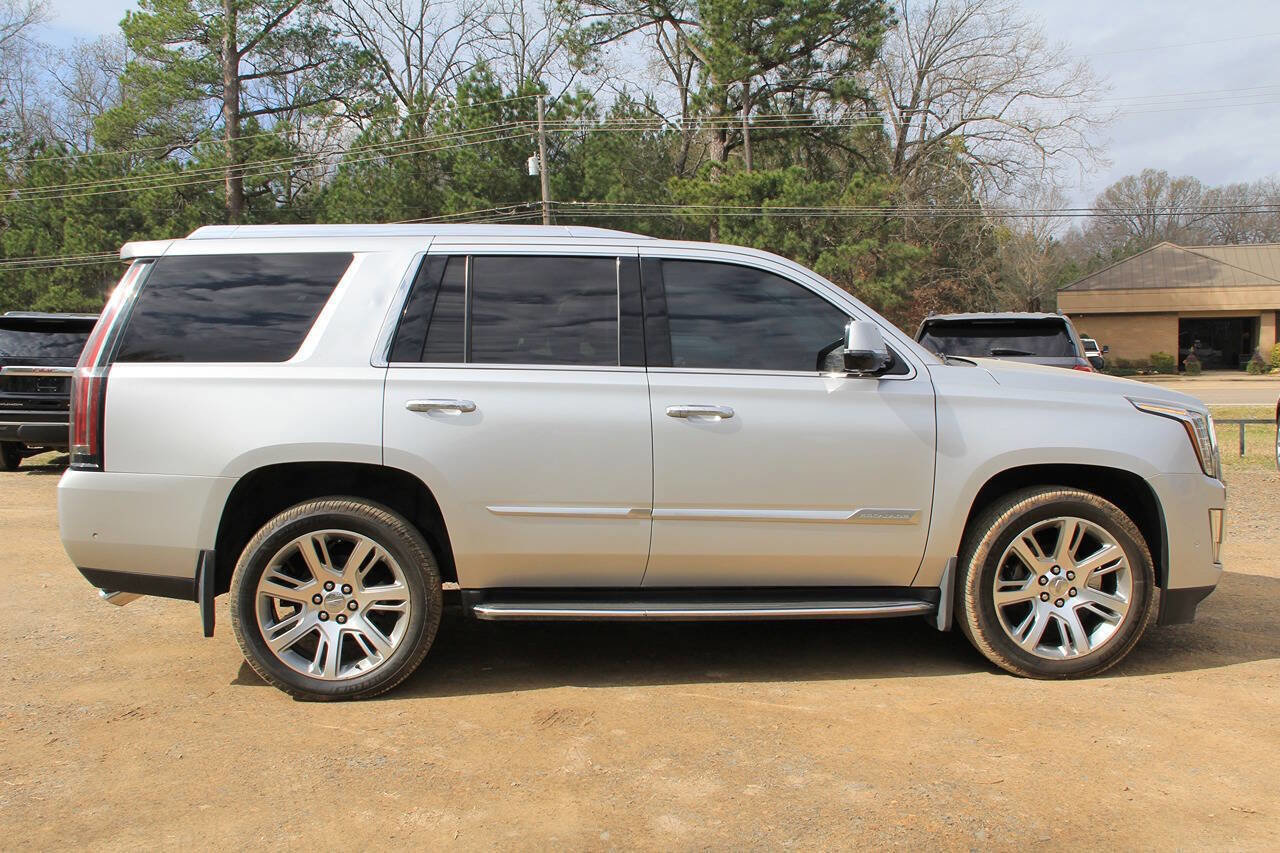 Used 2017 Cadillac Escalade Luxury AWD/4WD image 8