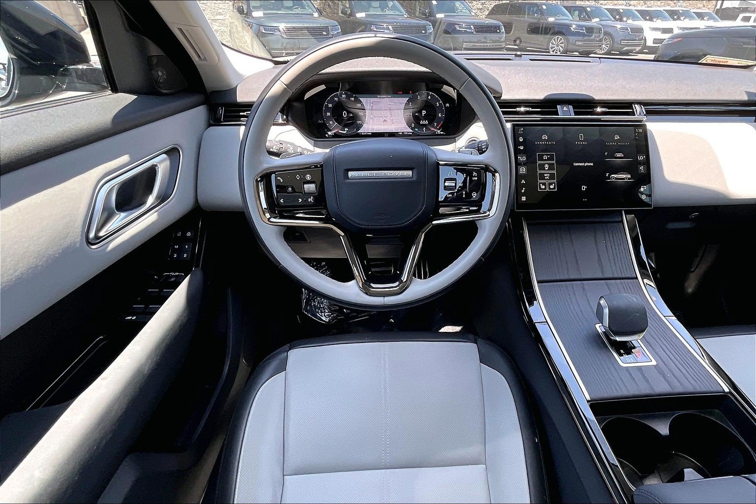 Certified 2025 Land Rover Range Rover Velar Dynamic SE AWD/4WD image 5