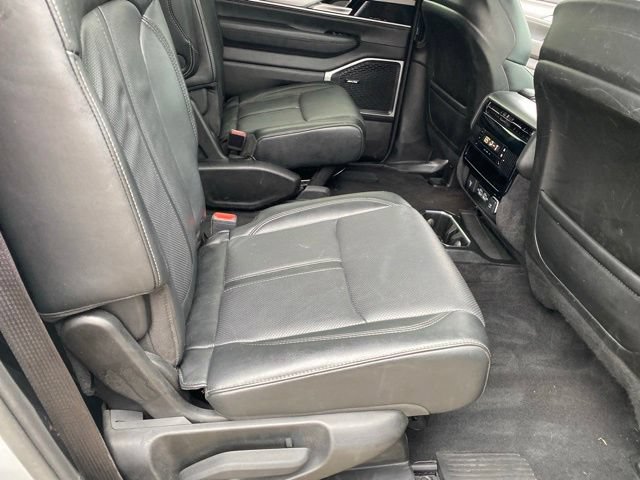 Used 2025 Jeep Wagoneer Series II AWD/4WD image 33