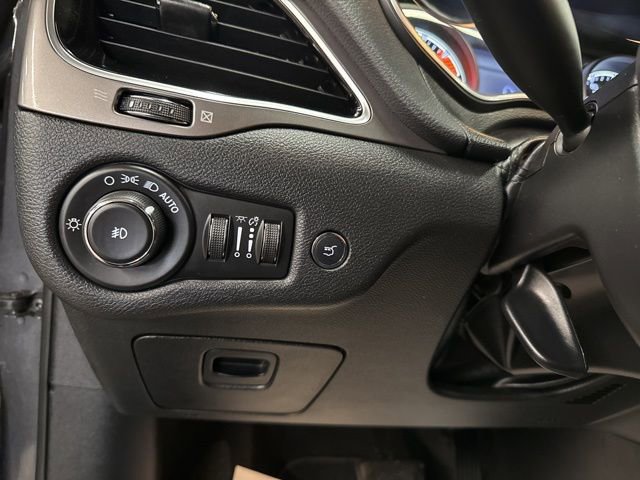 Used 2020 Jeep Cherokee Limited image 19