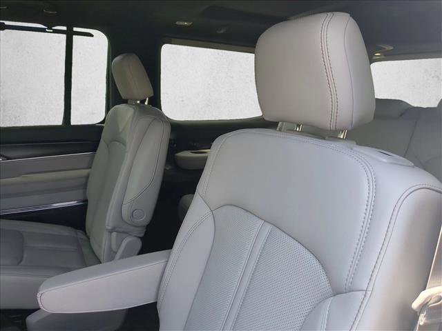 New 2026 Jeep Grand Wagoneer Summit image 15