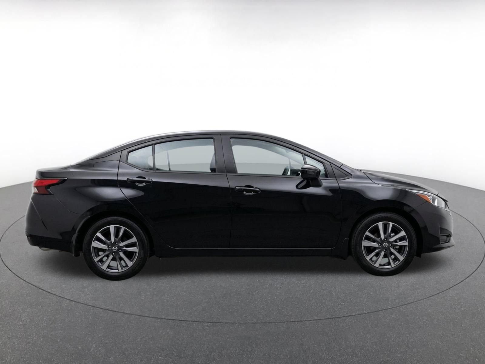 Used 2025 Nissan Versa SV FWD image 10