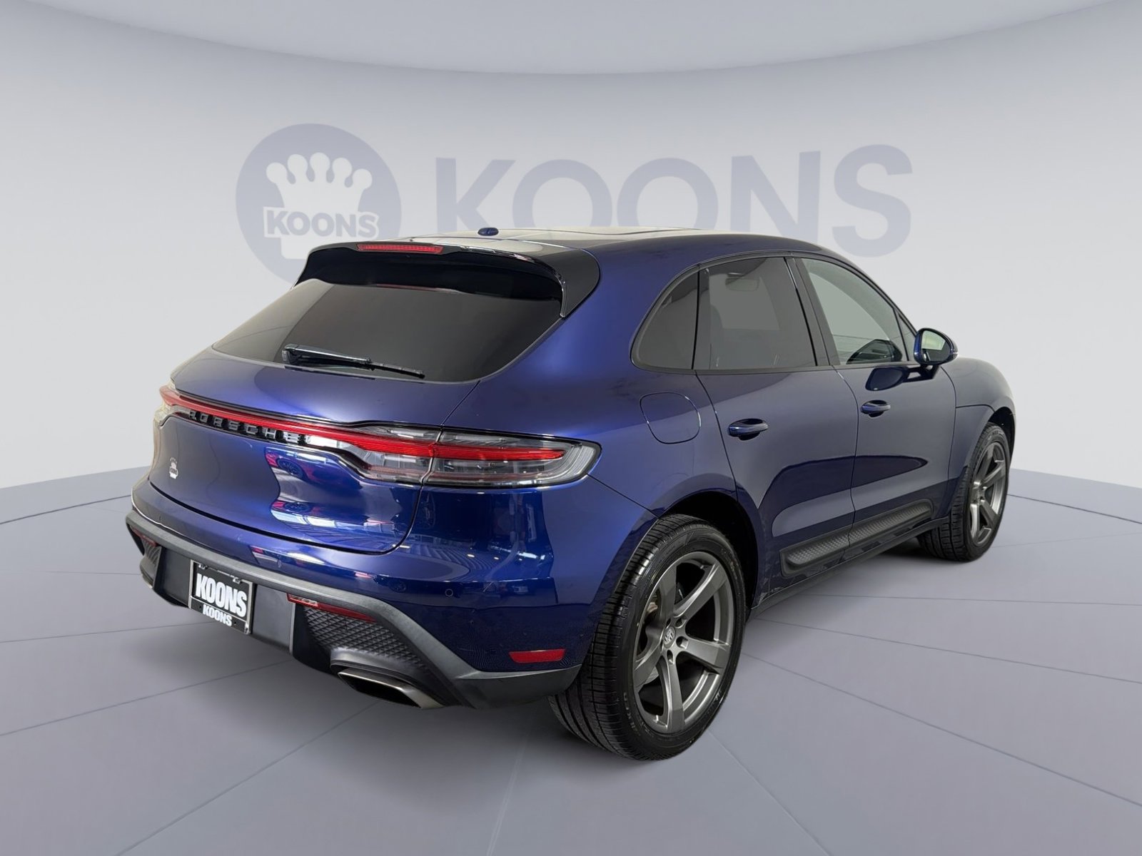 Used 2022 Porsche Macan w/ Premium Package Plus image 7