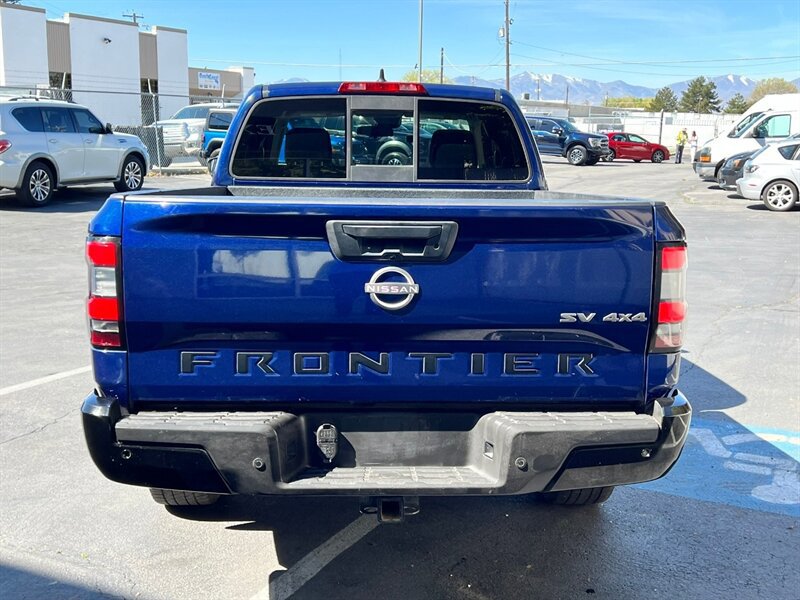 Used 2022 Nissan Frontier SV w/ Graphics Package AWD/4WD image 6