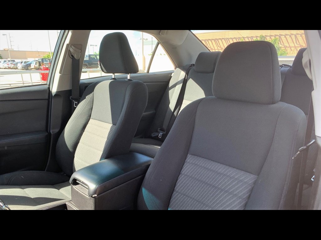 Used 2017 Toyota Camry LE image 10