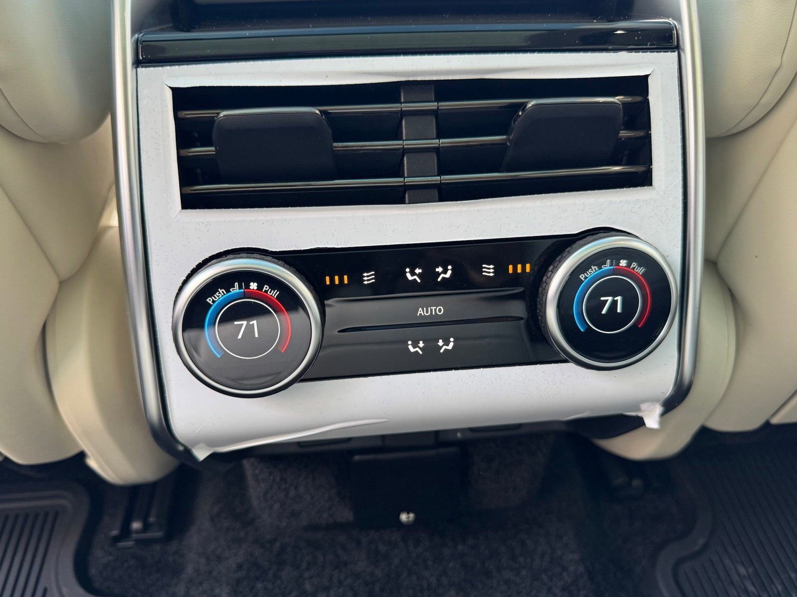 New 2026 Land Rover Range Rover SE image 19