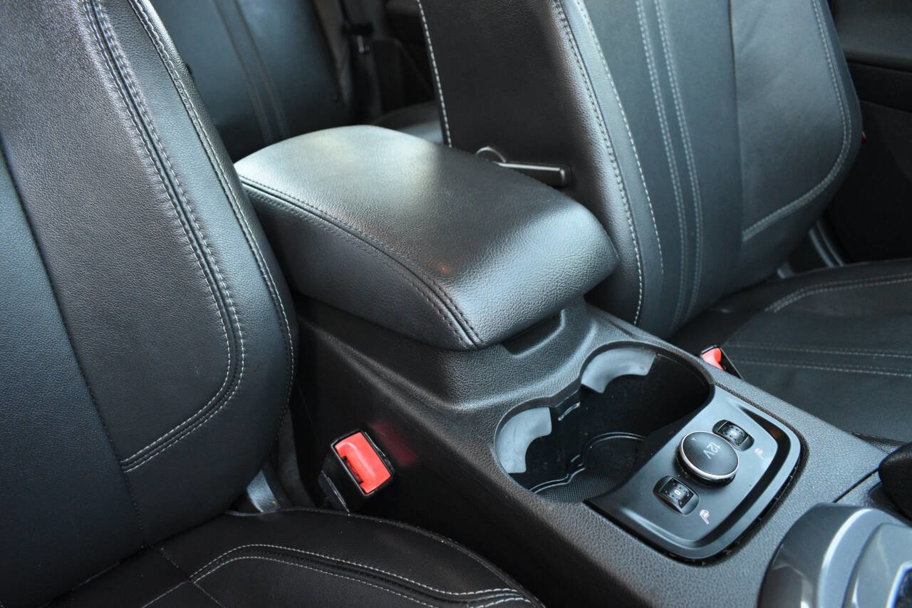 Used 2013 Ford Focus Titanium w/ Titanium Handling Pkg image 25