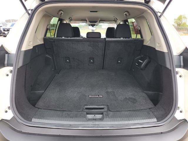 Certified 2023 Nissan Rogue SV image 13