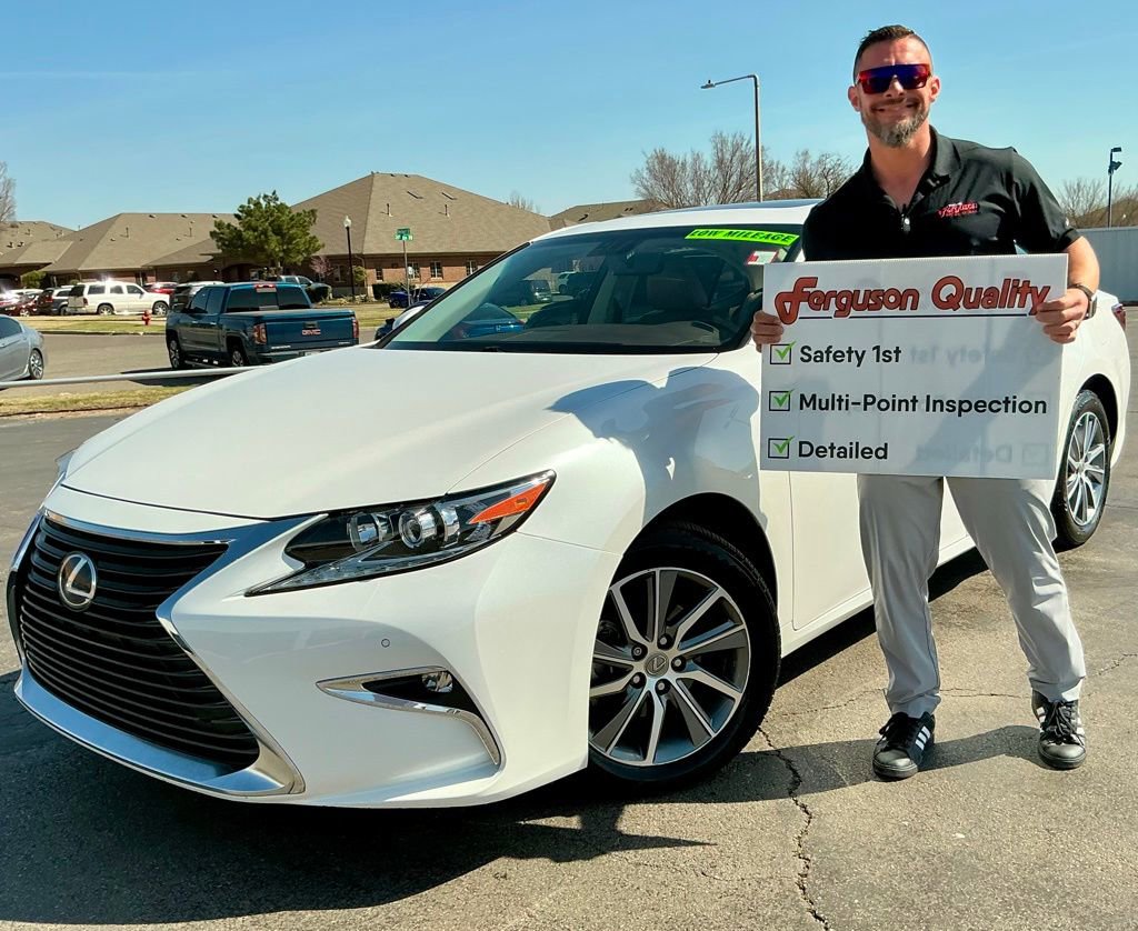 Used 2016 Lexus ES 300h w/ Premium Package w/Wood Trim image 1