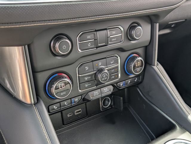 Used 2021 Chevrolet Suburban Premier w/ Premium Package image 27