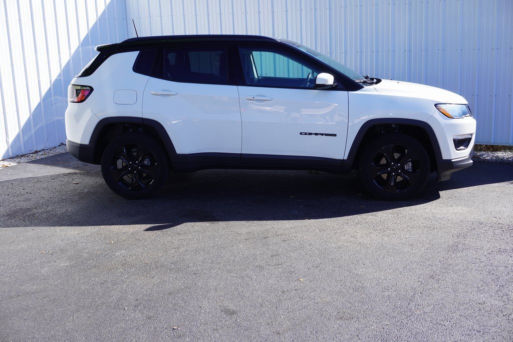 Used 2021 Jeep Compass Latitude w/ Sun and Sound Group image 2