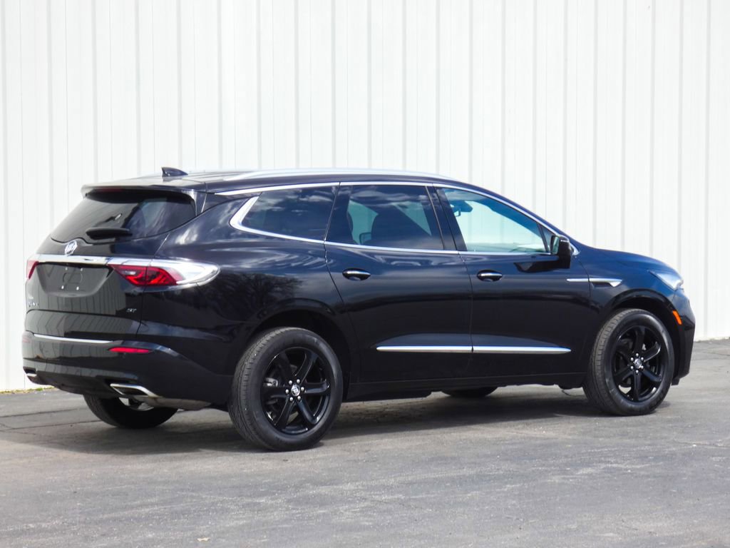 Used 2023 Buick Enclave Essence w/ Experience Buick Package image 3
