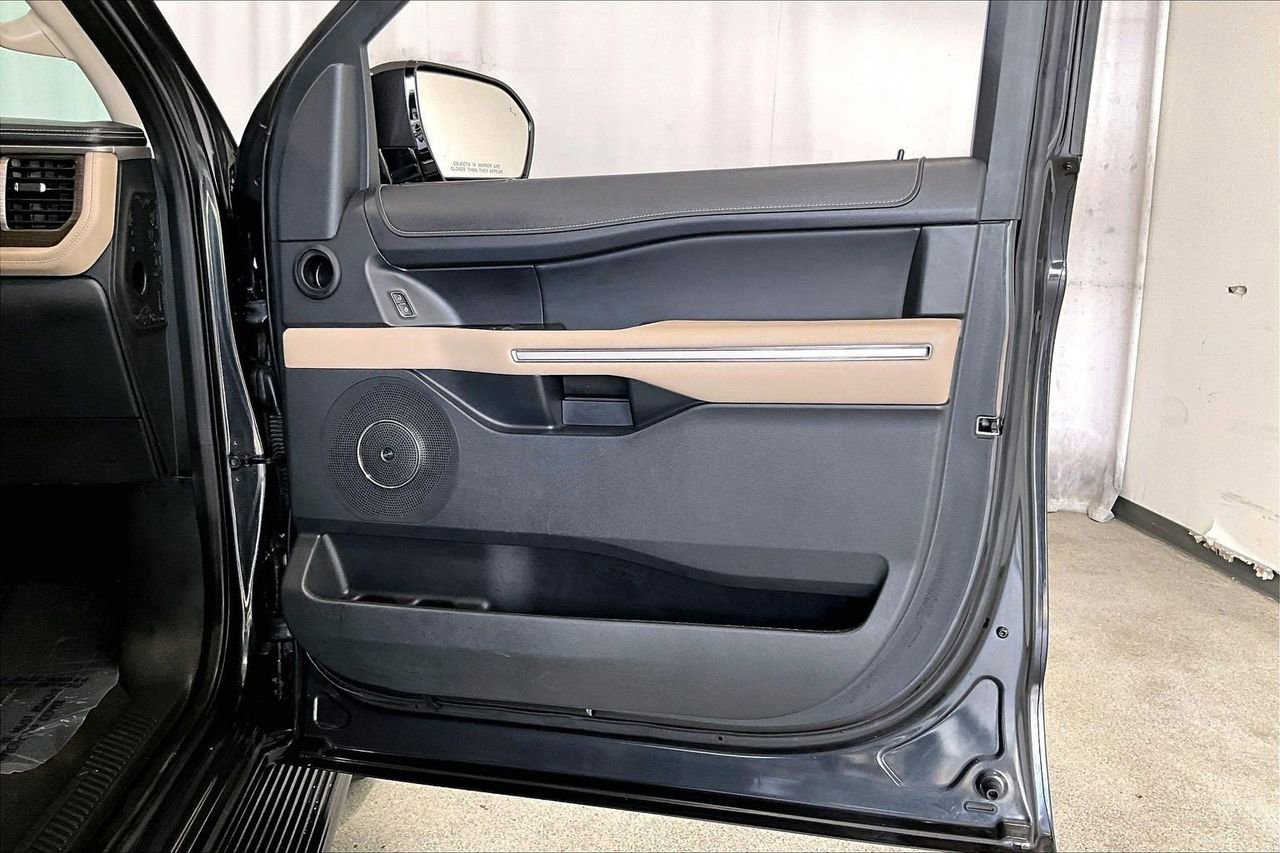 Used 2024 Ford Expedition Limited image 26