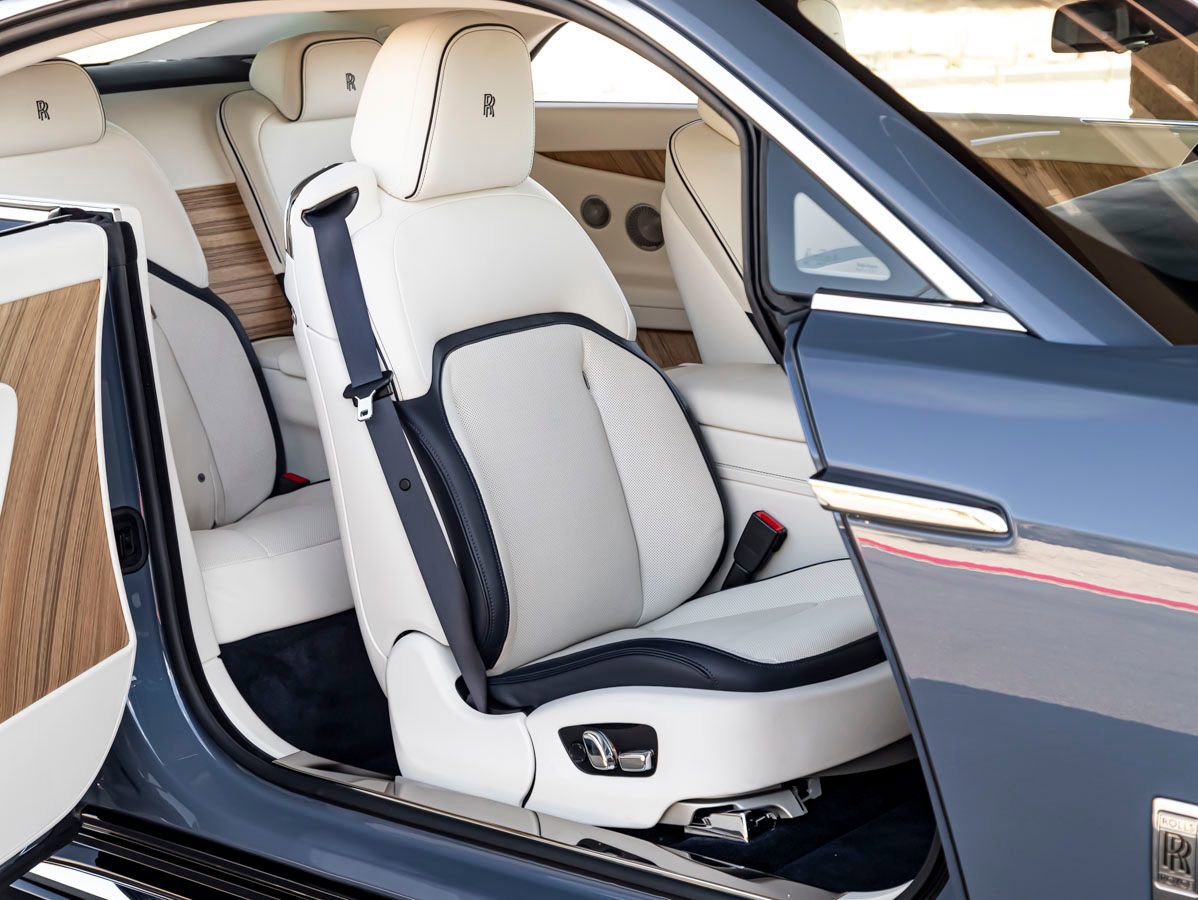 Certified 2025 Rolls-Royce Spectre image 27