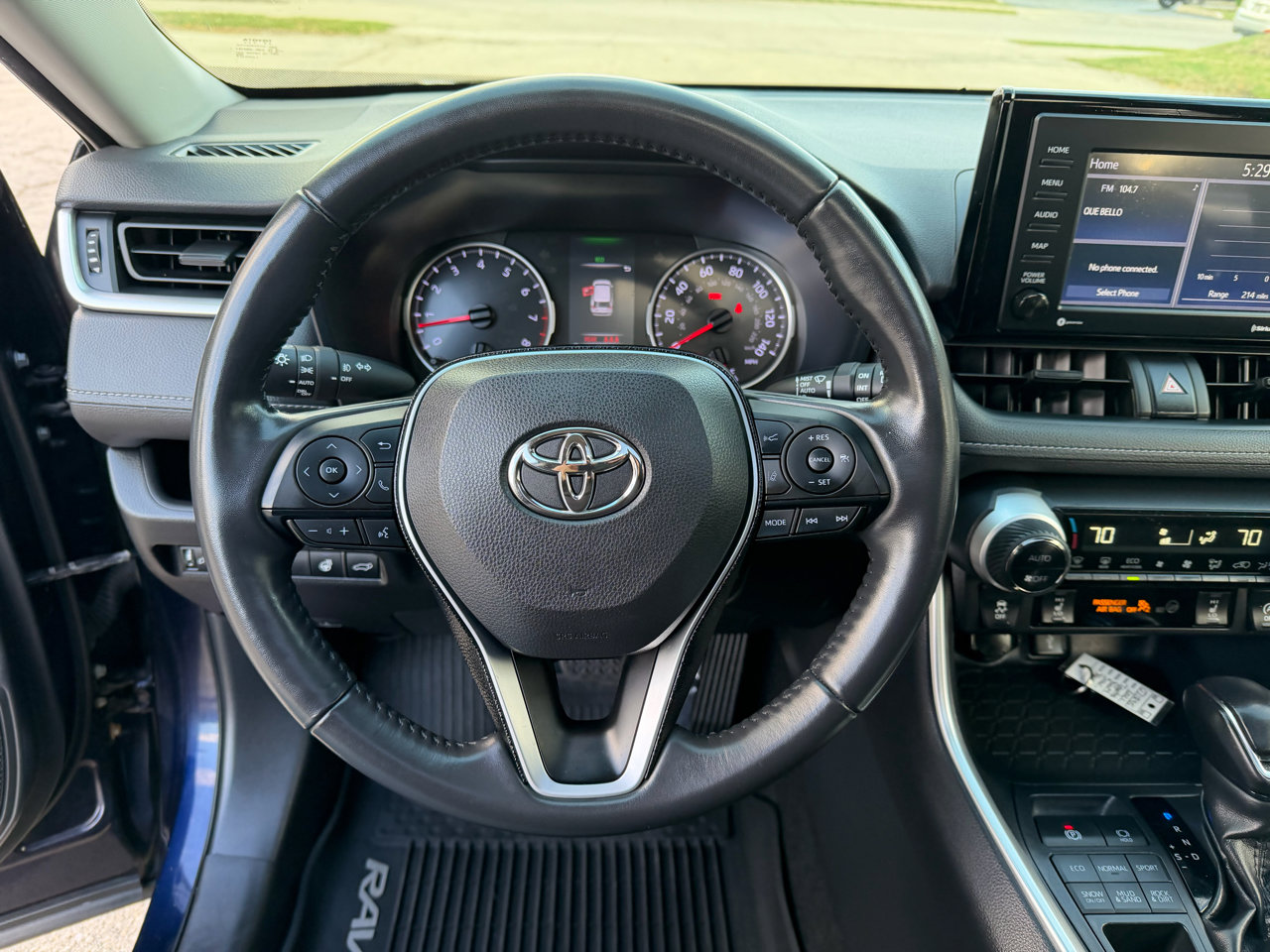 Used 2021 Toyota RAV4 XLE image 16